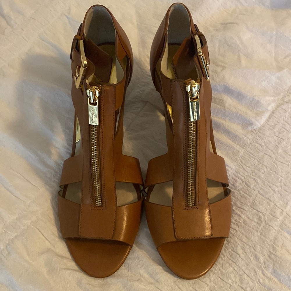 Michael Kors Anya mid, luggage, leather, size 10